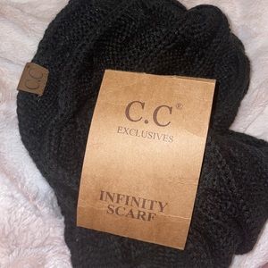 INFINITY SCARF